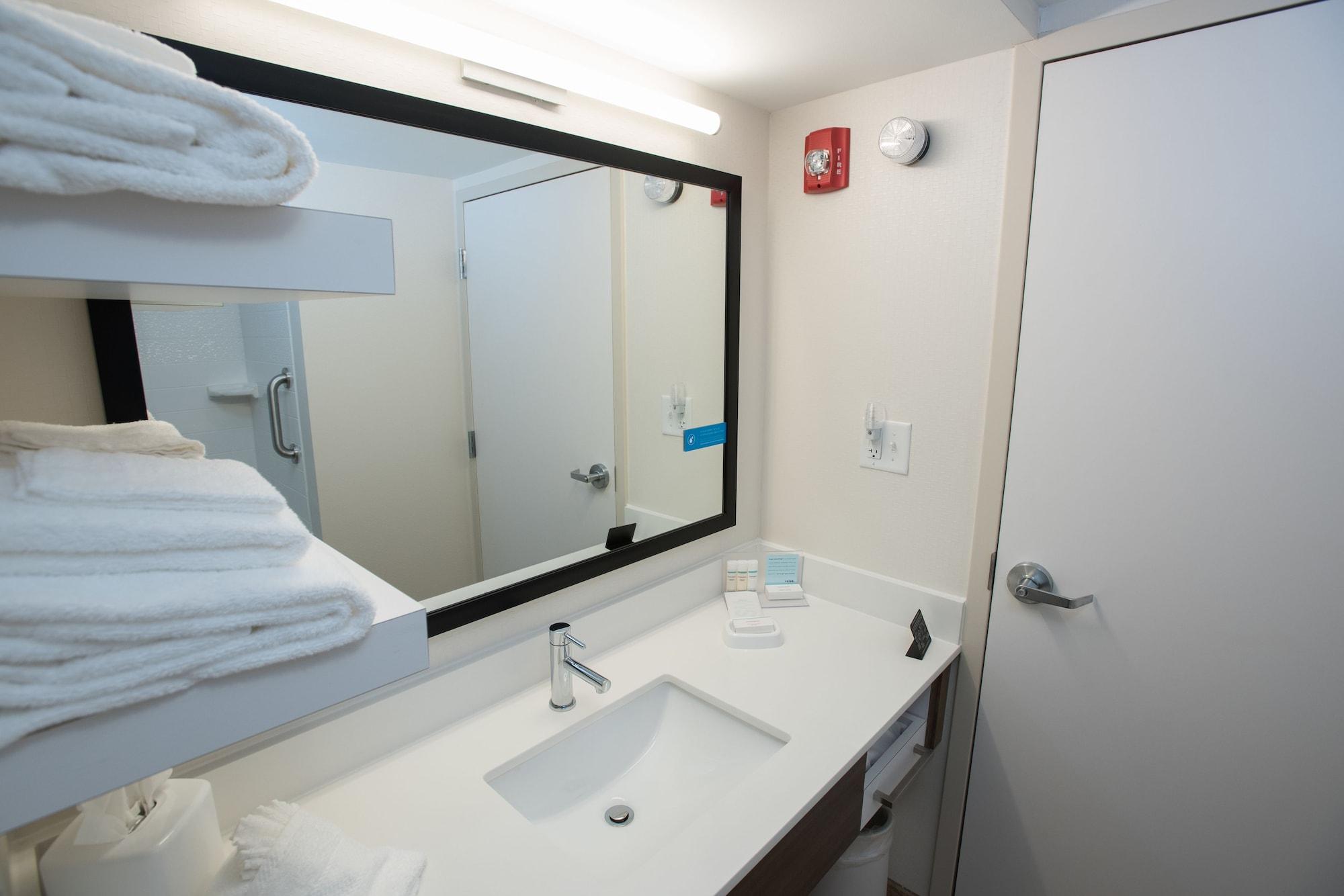 Hampton Inn ווסטר מראה חיצוני תמונה