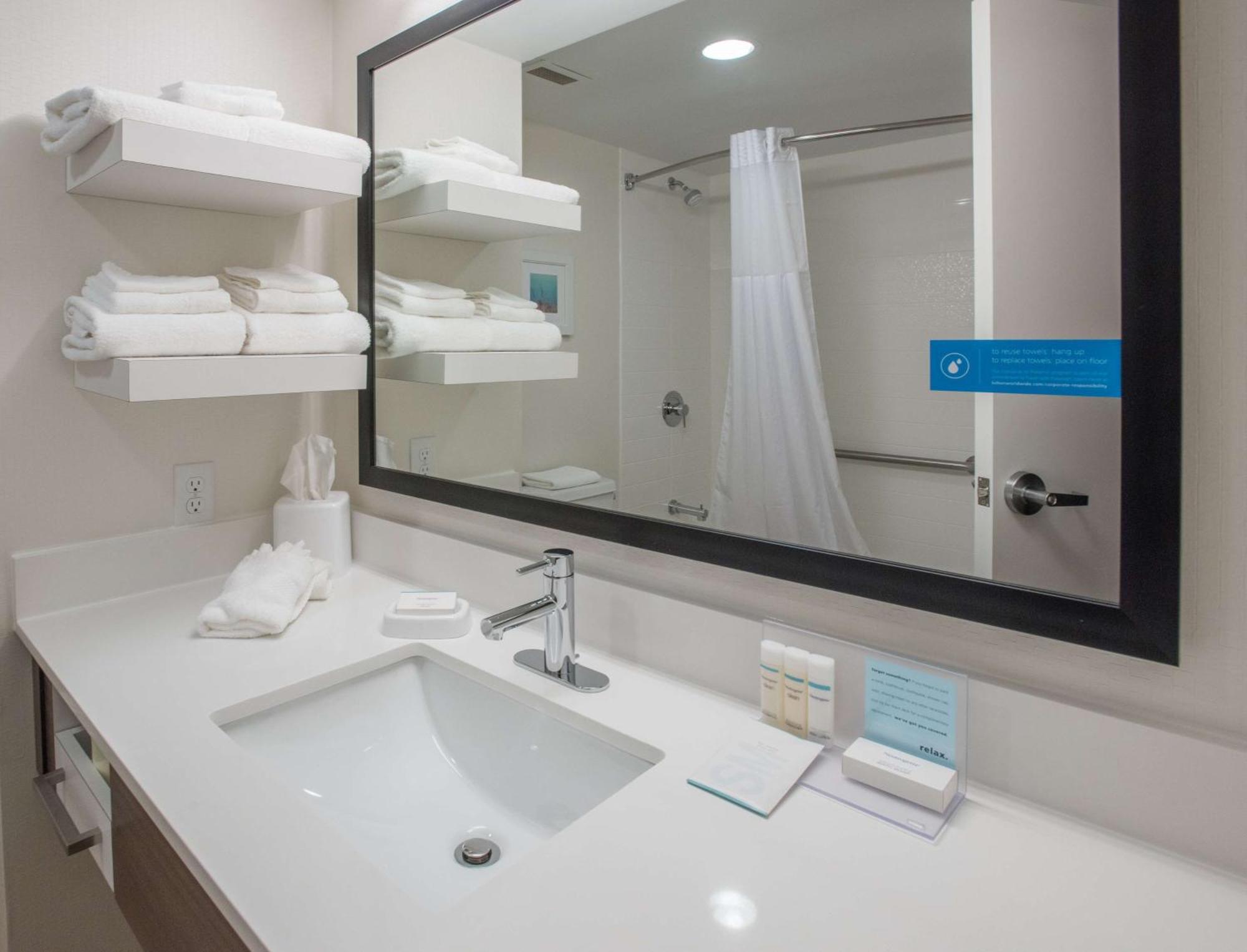 Hampton Inn ווסטר מראה חיצוני תמונה